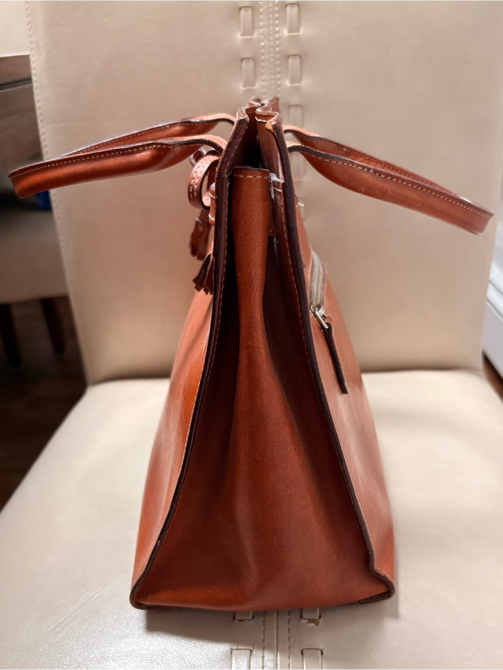 Dooney & Bourke Women’s Leather Tote Bag in Saddle Brown - pre loved condition - Picture 3 of 10